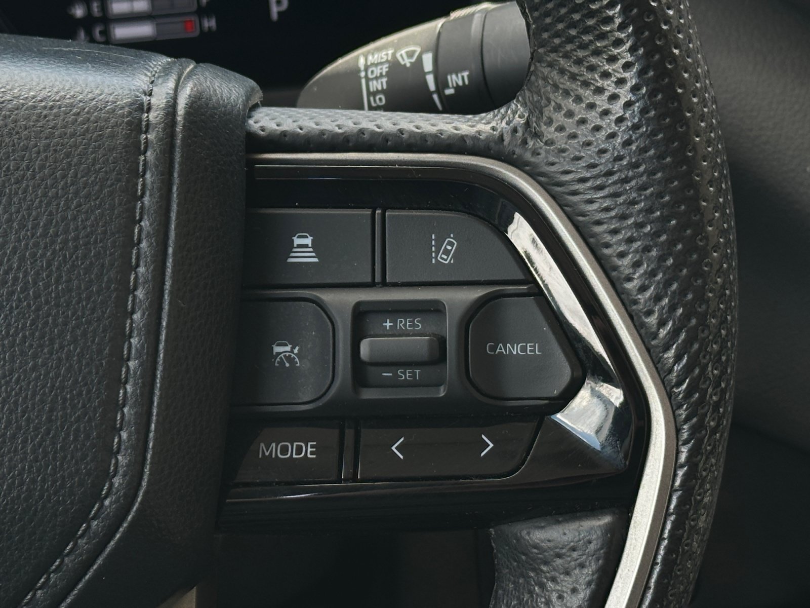 Used 2024 Toyota Tundra Limited AWD/4WD image 30