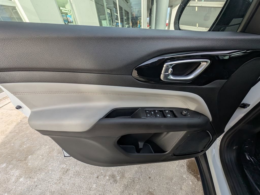 New 2026 Jeep Compass Limited image 32