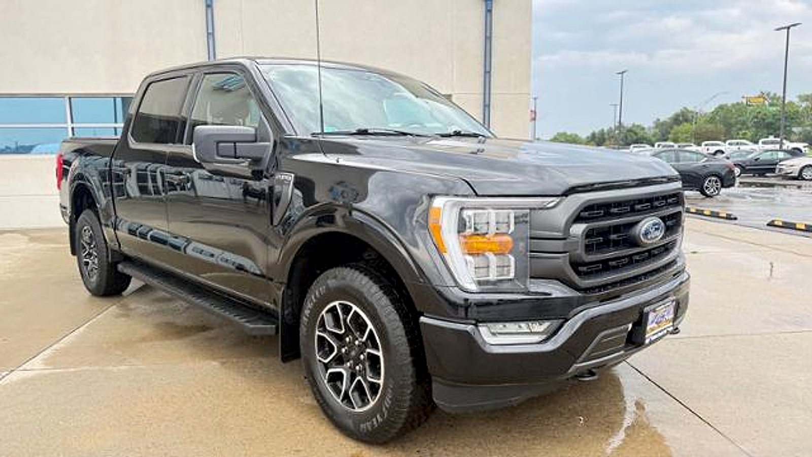 Used 2022 Ford F150 XLT w/ Equipment Group 302A High AWD/4WD image 5