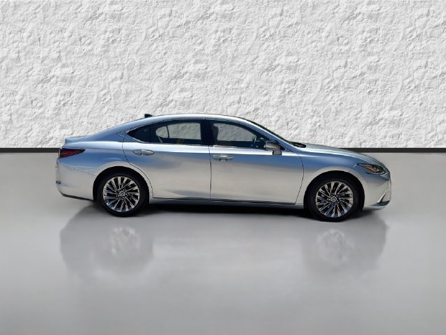 Used 2024 Lexus ES 350 w/ Technology Package FWD image 2