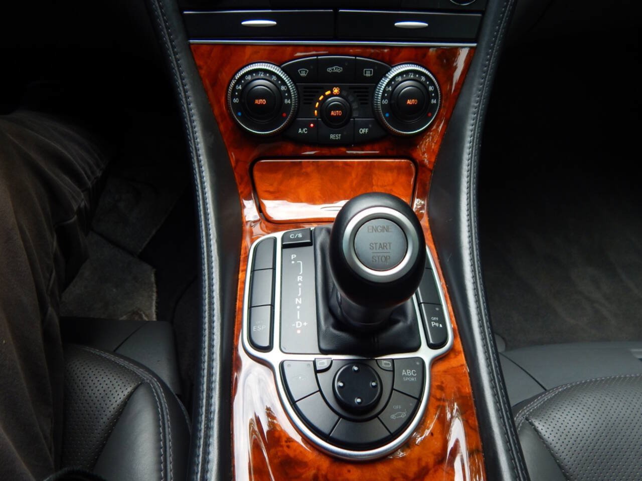 Used 2005 Mercedes-Benz SL 600 w/ AMG Sport Pkg image 18