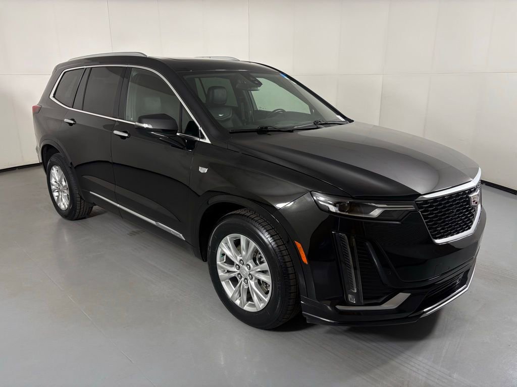 Used 2024 Cadillac XT6 Luxury image 2