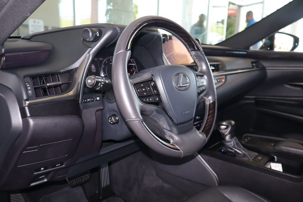 Used 2020 Lexus ES 350 w/ Premium Package FWD image 17