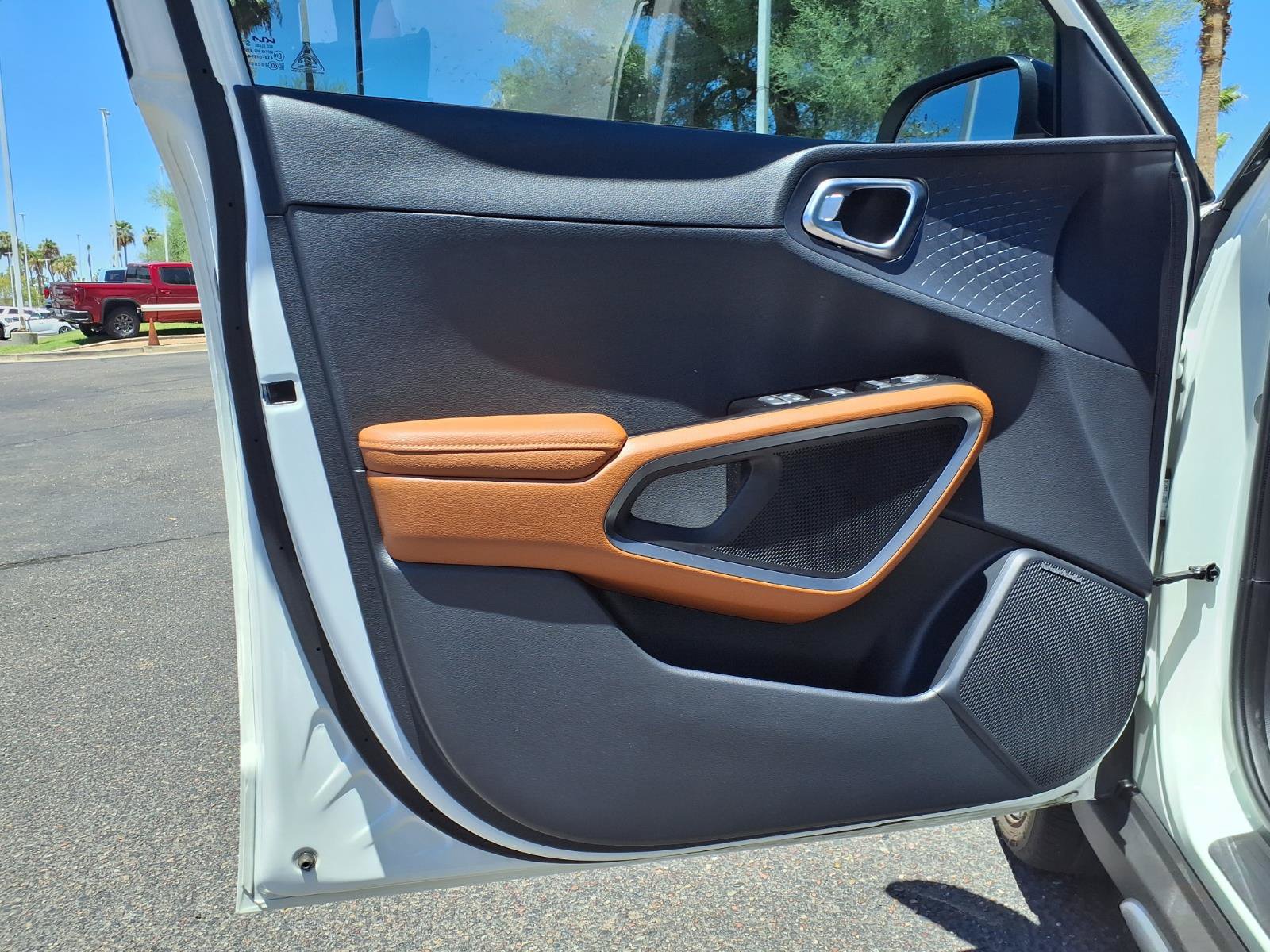 Used 2025 Kia Soul EX FWD image 17