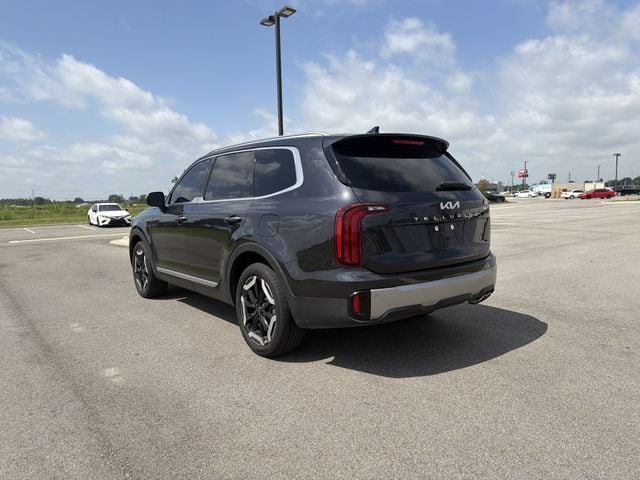 Used 2025 Kia Telluride S FWD image 3