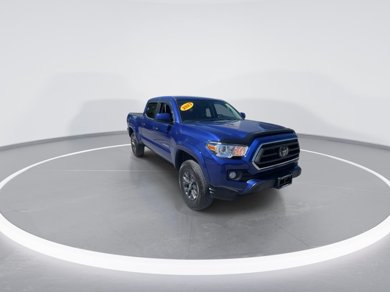 Used 2023 Toyota Tacoma SR5 AWD/4WD image 2