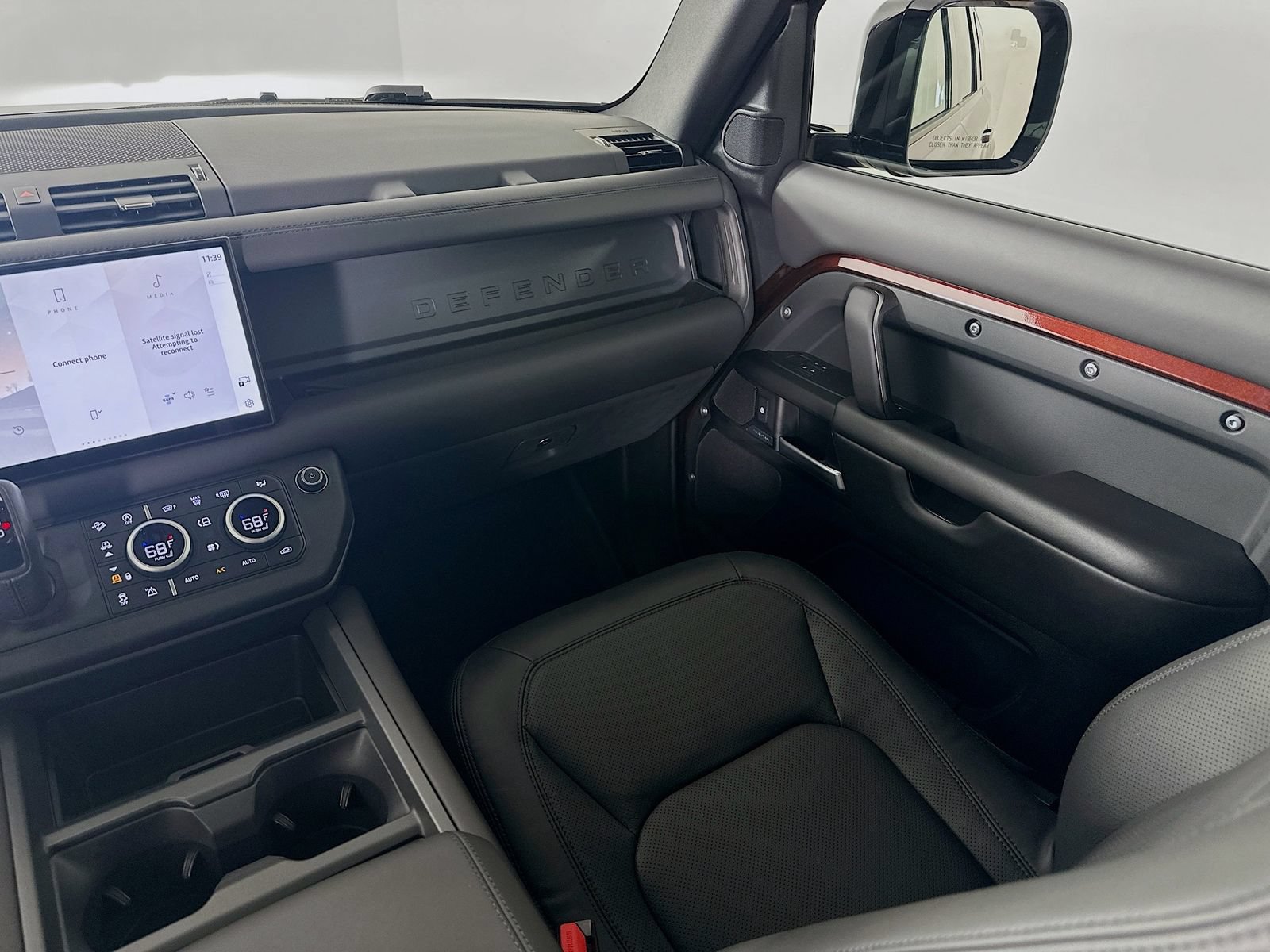 New 2025 Land Rover Defender 130 S AWD/4WD image 20
