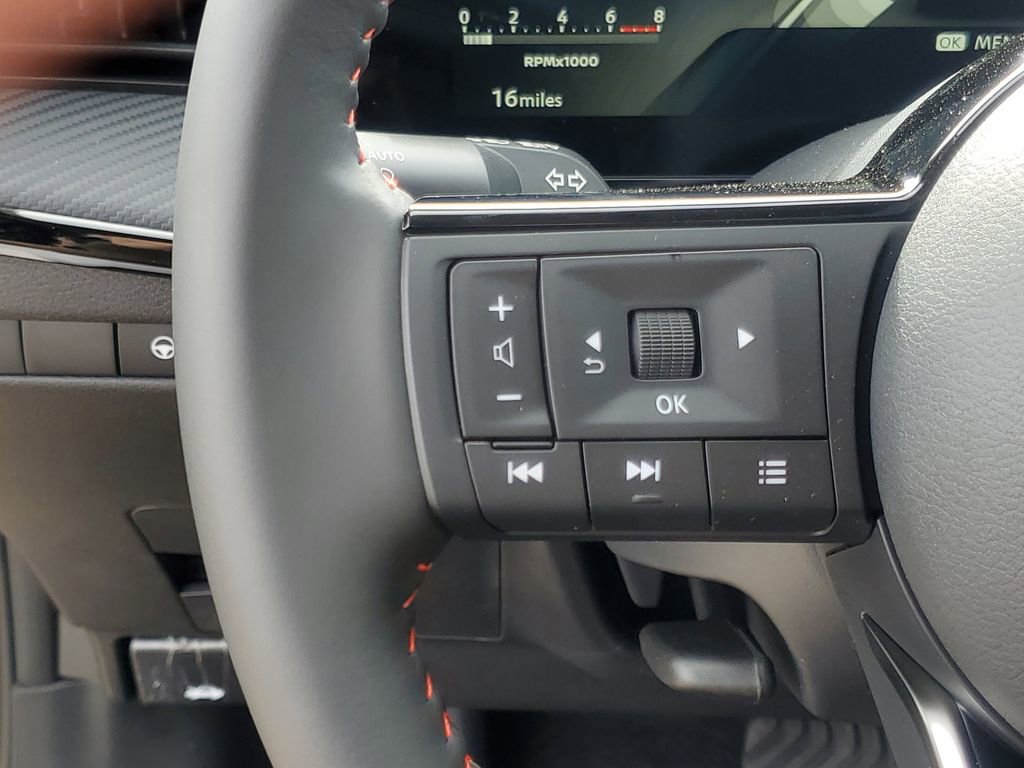 New 2025 Nissan Kicks SR image 16