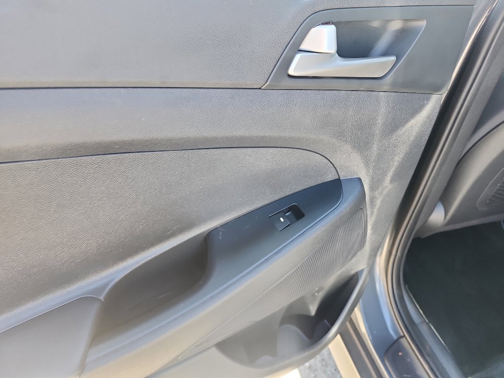 Used 2019 Hyundai Tucson Value FWD image 14
