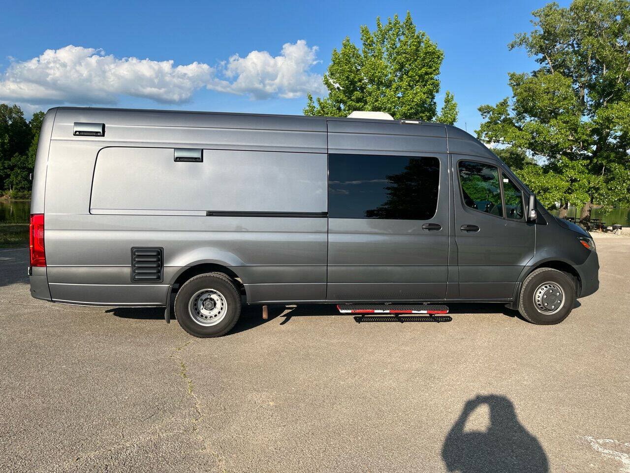 Used 2022 Mercedes-Benz Sprinter 4500 image 1