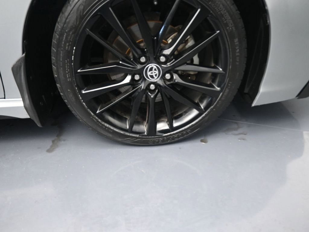 Used 2021 Toyota Camry XSE image 5