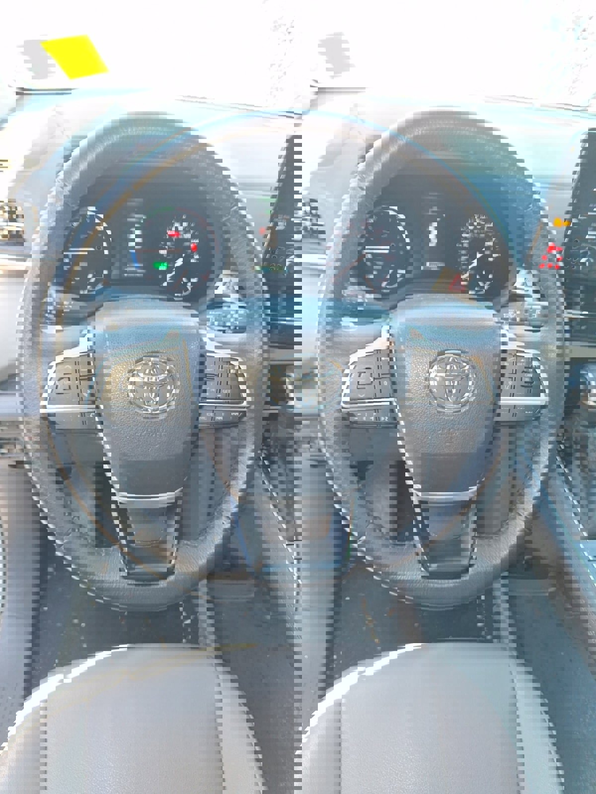 Used 2022 Toyota Sienna XLE image 11