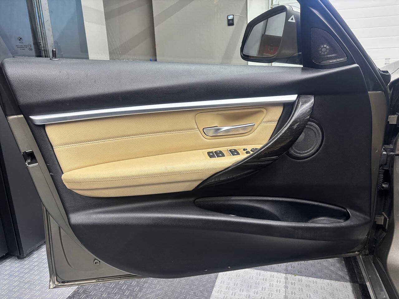 Used 2018 BMW 330i xDrive Sedan AWD/4WD image 13