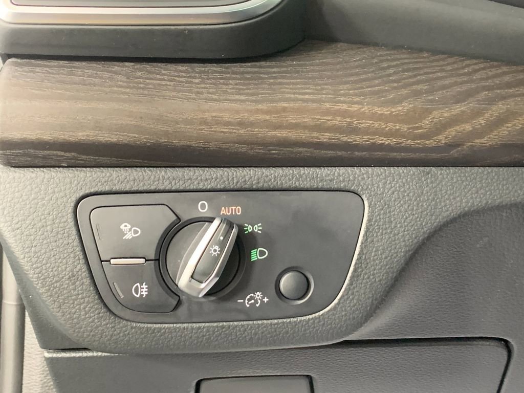 Used 2020 Audi Q5 e Premium Plus image 17