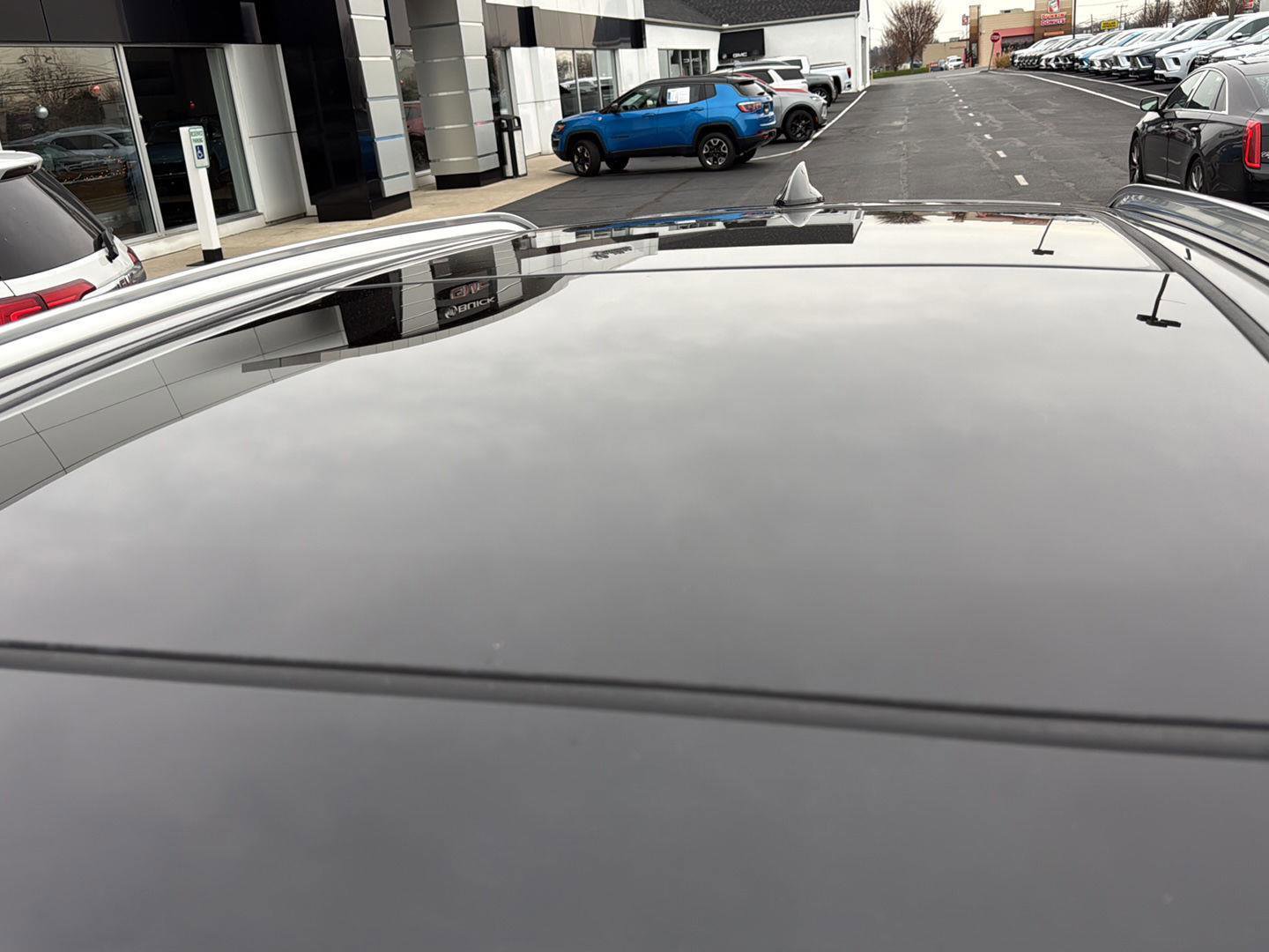 Used 2023 Buick Envision Avenir image 8