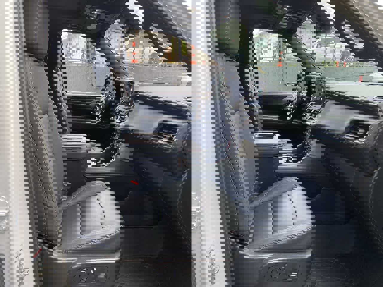 Used 2023 Chevrolet Tahoe LT w/ Luxury Package AWD/4WD image 18