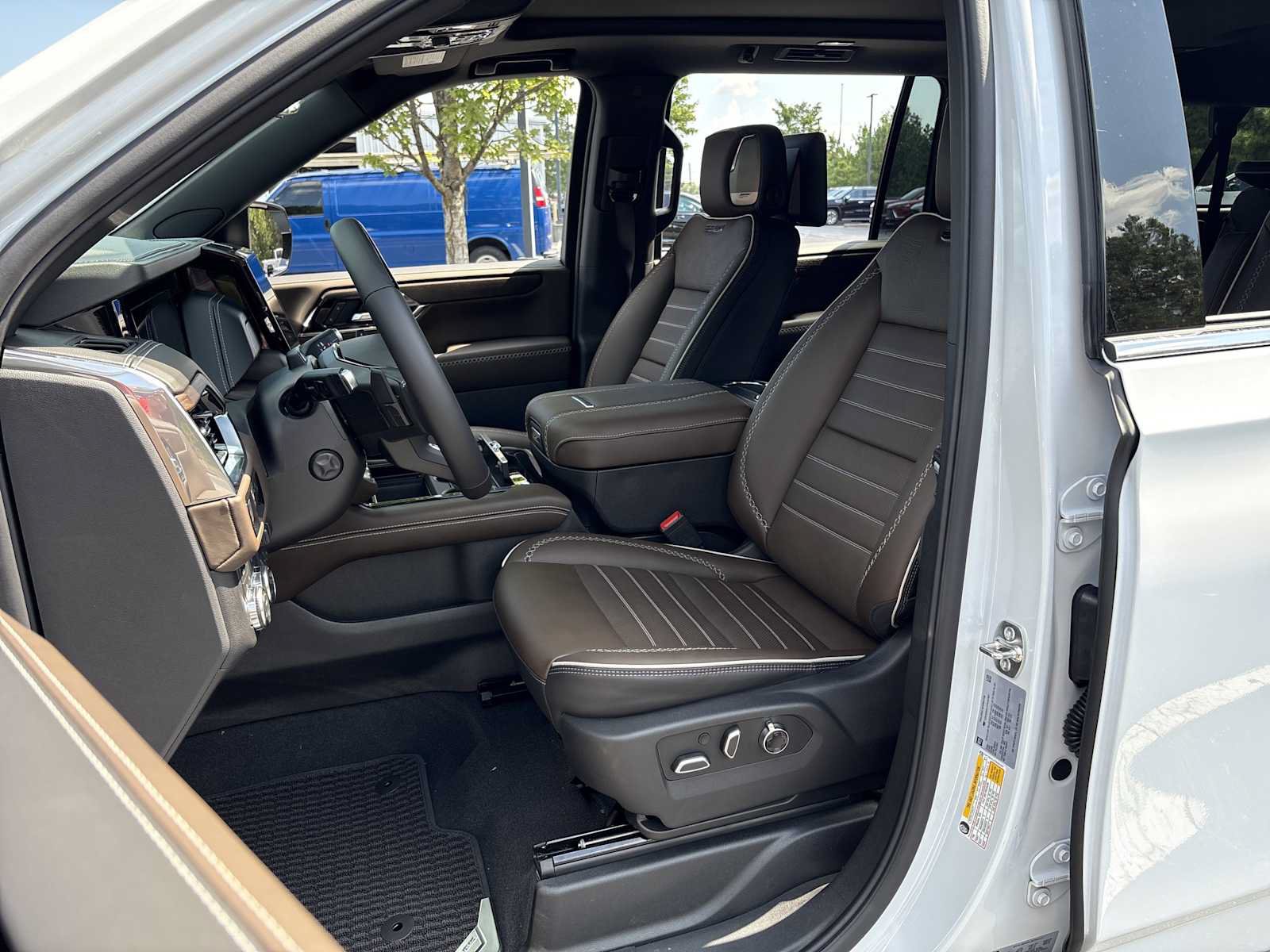 New 2026 GMC Yukon XL Denali Ultimate AWD/4WD image 16