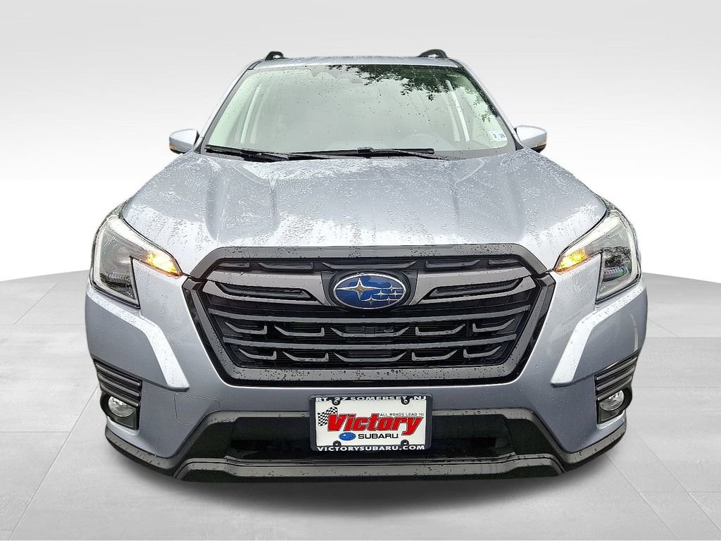Used 2023 Subaru Forester Limited image 2