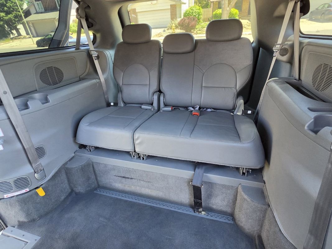 Used 2005 Dodge Grand Caravan SXT w/ Leather Interior Group FWD image 19