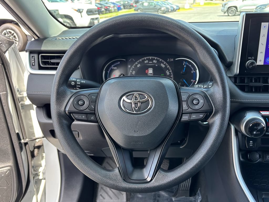 Used 2025 Toyota RAV4 XLE AWD/4WD image 24