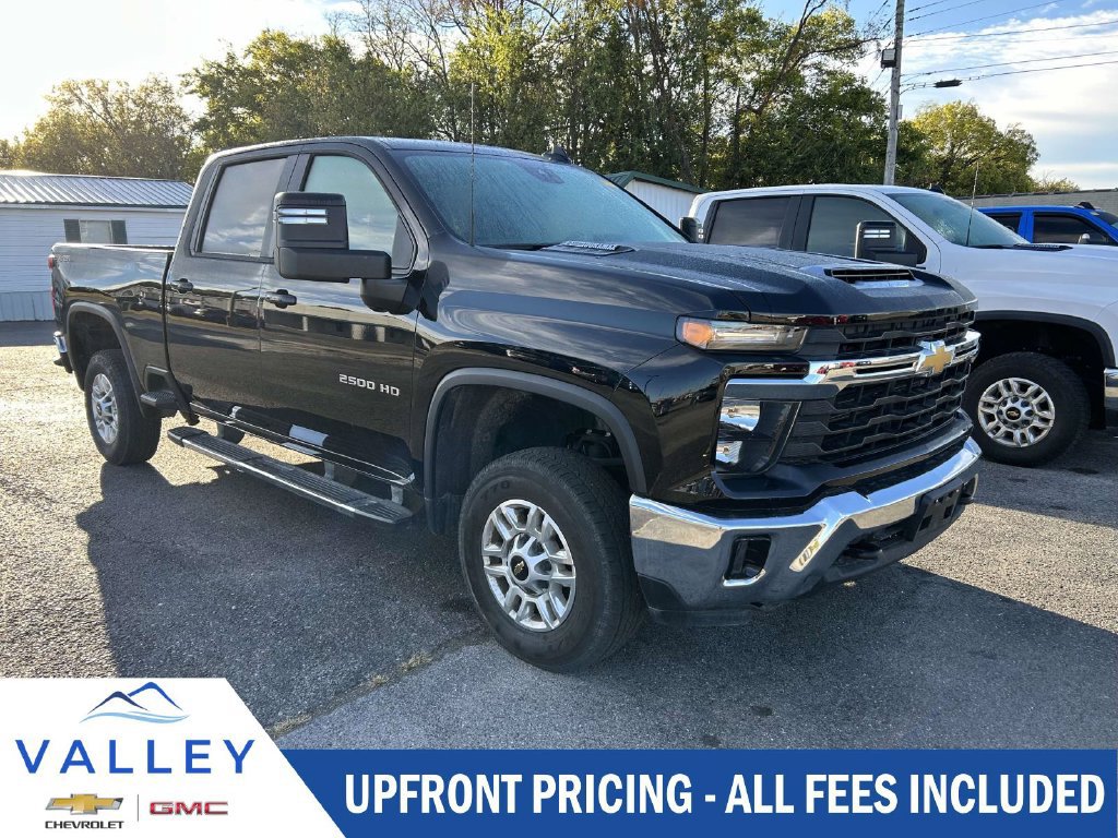Used 2025 Chevrolet Silverado 2500 LT w/ Convenience Package AWD/4WD image 1