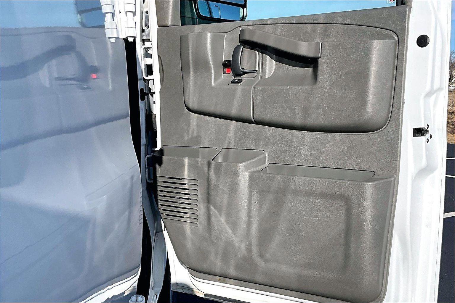 Used 2024 GMC Savana 2500 w/ Driver Convenience Package image 23