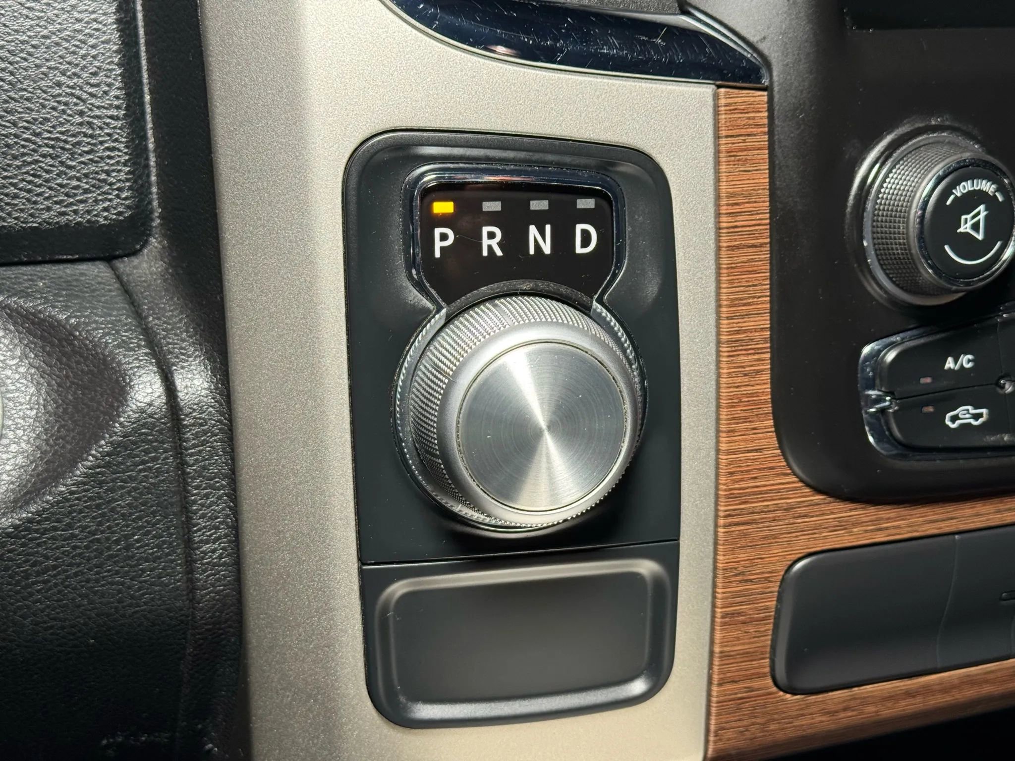 Used 2014 RAM 1500 Laramie image 39