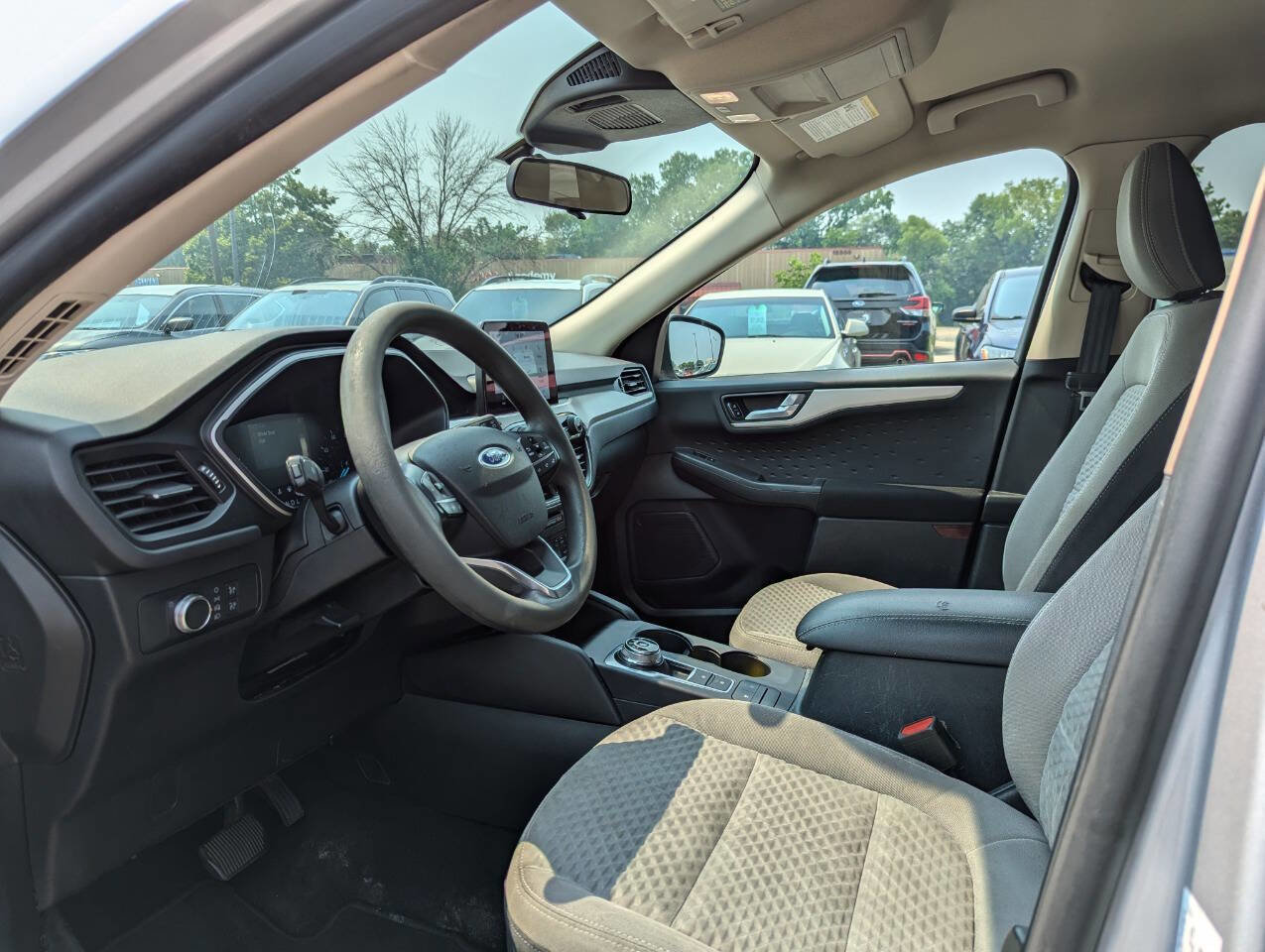 Used 2020 Ford Escape SE image 13