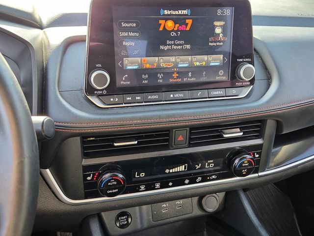Used 2025 Nissan Rogue SV AWD/4WD image 17