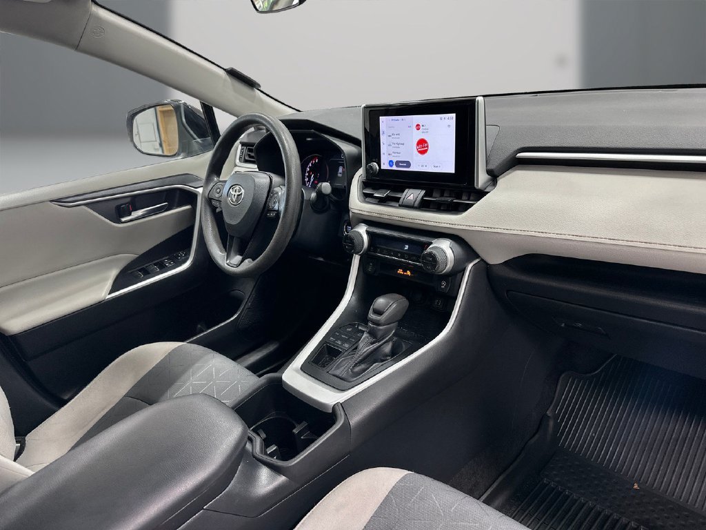 Used 2023 Toyota RAV4 XLE AWD/4WD image 16
