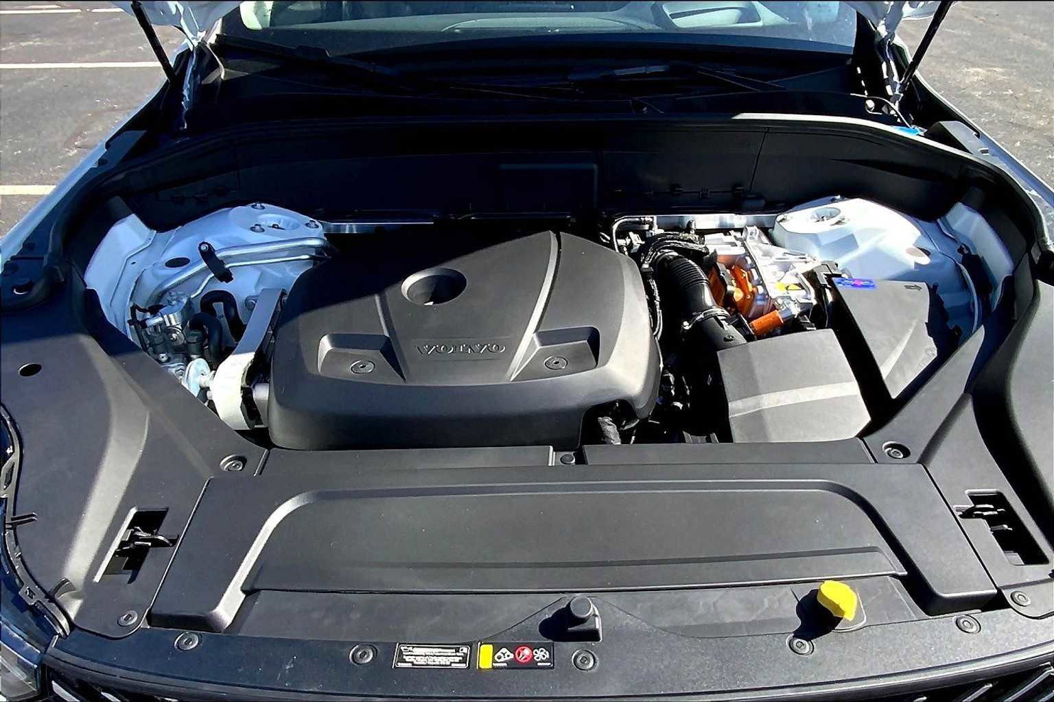 New 2025 Volvo XC90 T8 Ultra w/ Protection Package Premier image 14