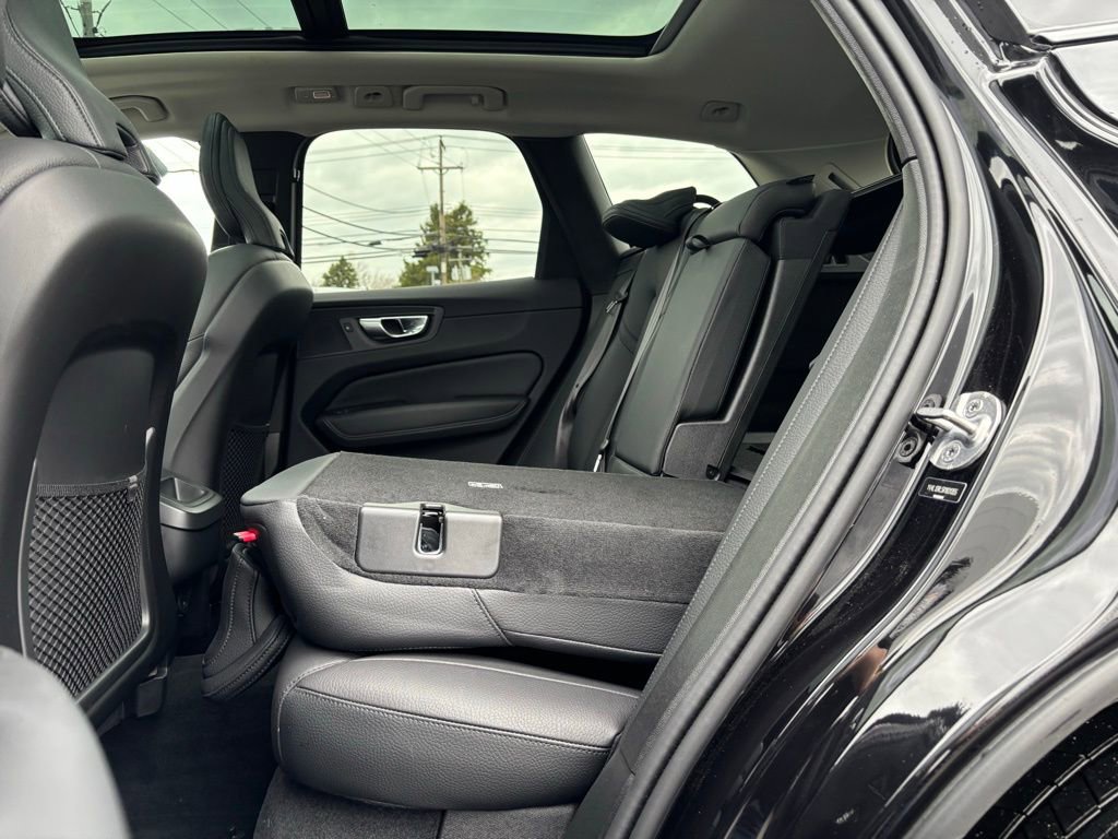 Used 2024 Volvo XC60 B5 Plus w/ Climate Package image 21