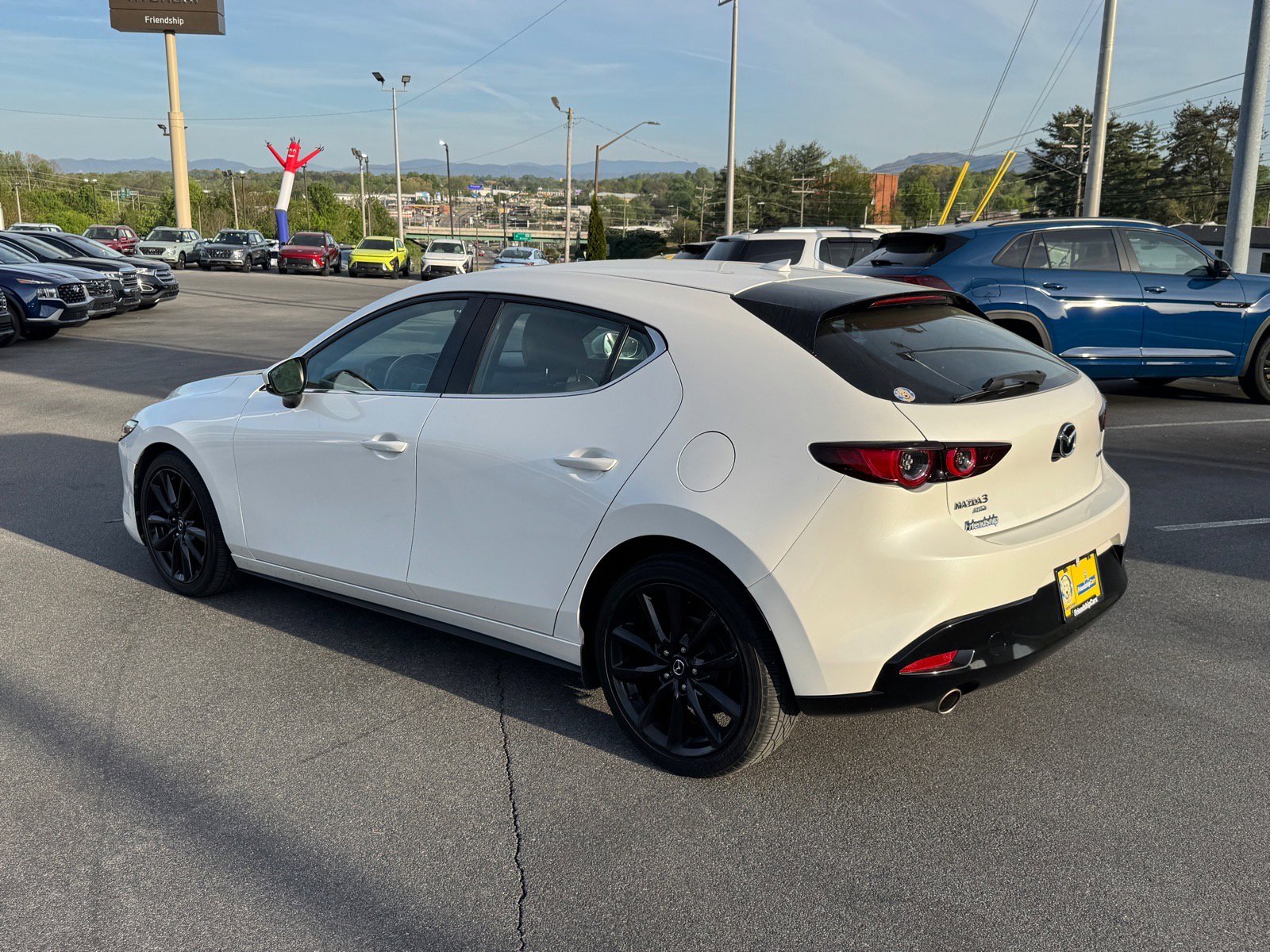 Used 2019 MAZDA MAZDA3 AWD Hatchback w/ Premium Pkg image 4