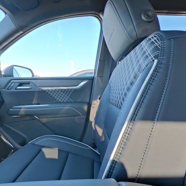 New 2026 GMC Acadia Denali w/ Super Cruise Package FWD image 33