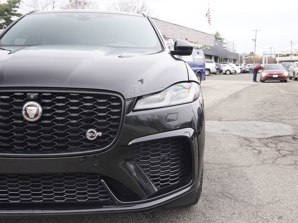 Used 2022 Jaguar F-PACE SVR image 18