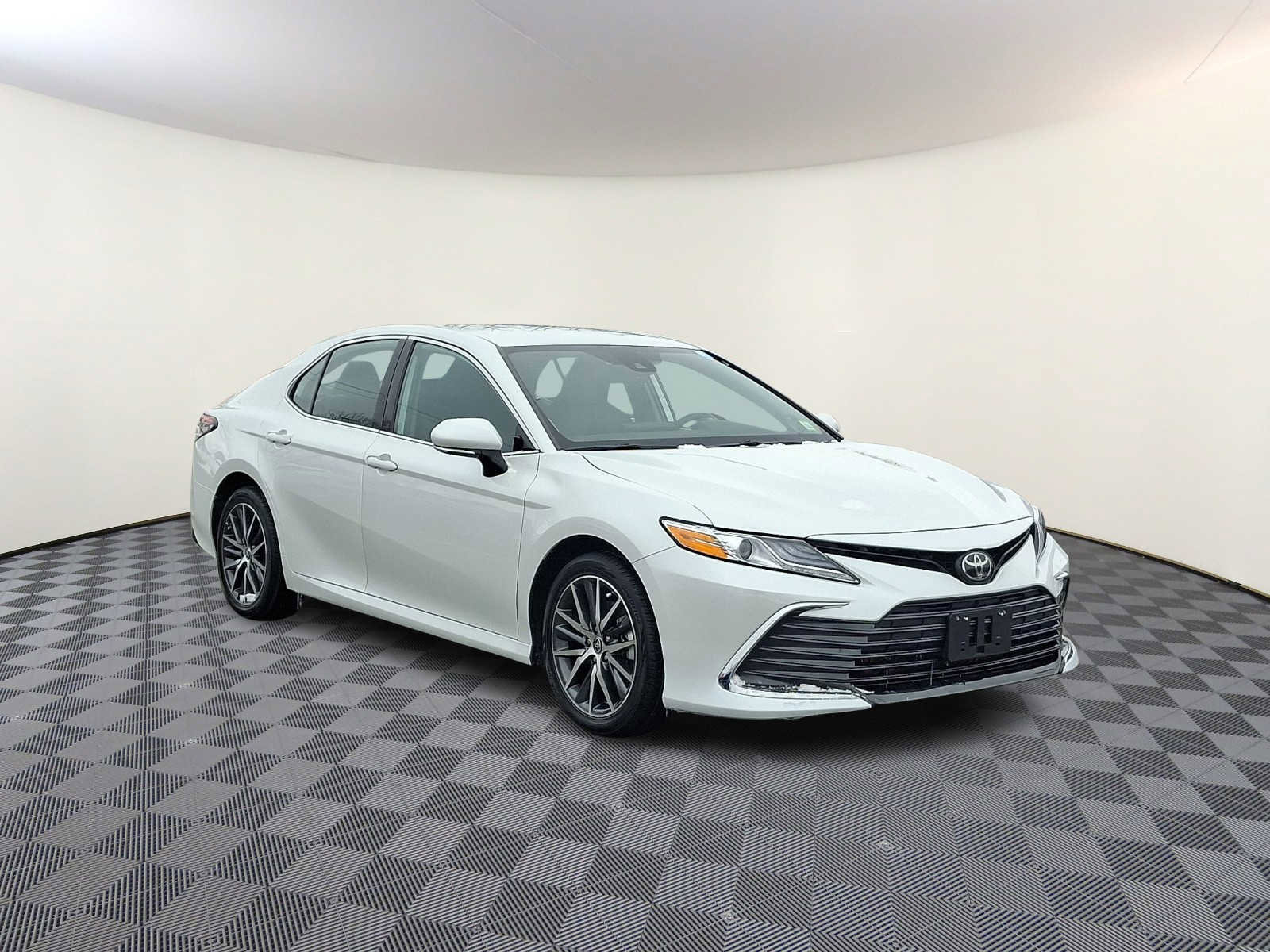 Certified 2024 Toyota Camry XLE w/ Navigation Package image 5
