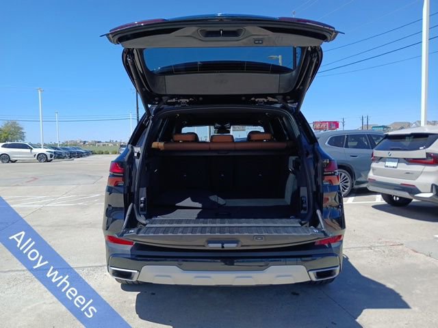 Used 2024 BMW X5 sDrive40i w/ Parking Assistance Package image 9