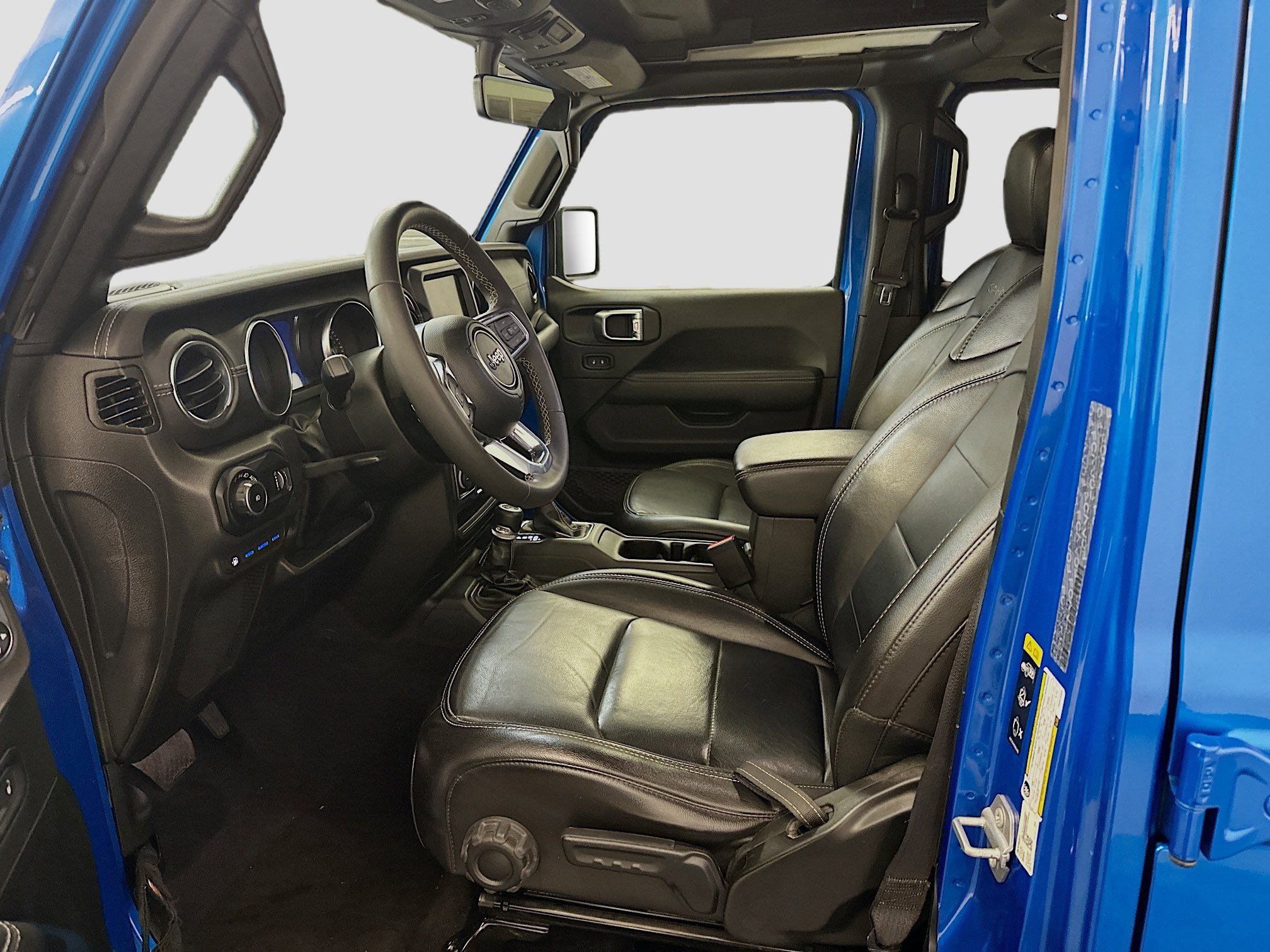 Used 2023 Jeep Wrangler Sahara image 13