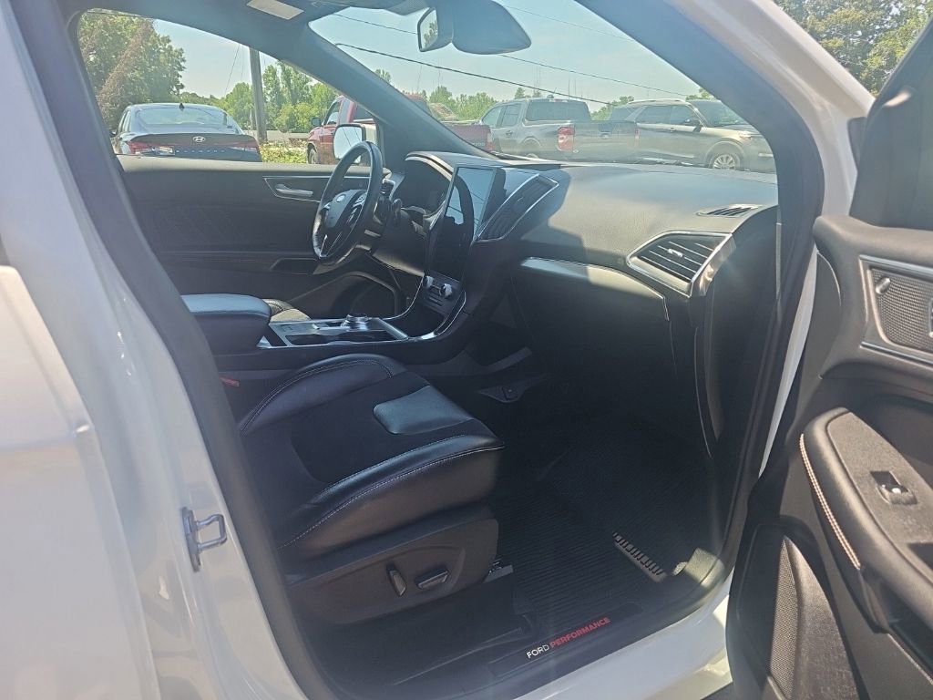 Used 2023 Ford Edge ST w/ Cargo Accessory Package AWD/4WD image 8