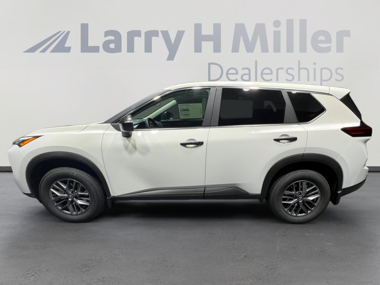 New 2026 Nissan Rogue S image 2