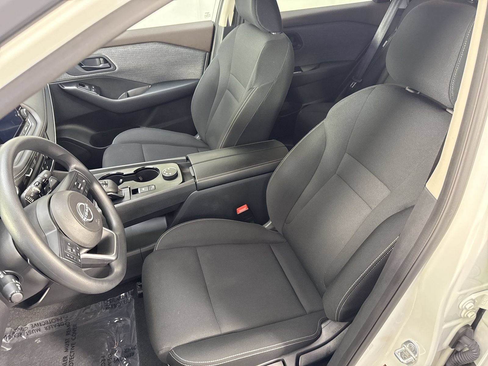 Used 2023 Nissan Rogue S AWD/4WD image 18