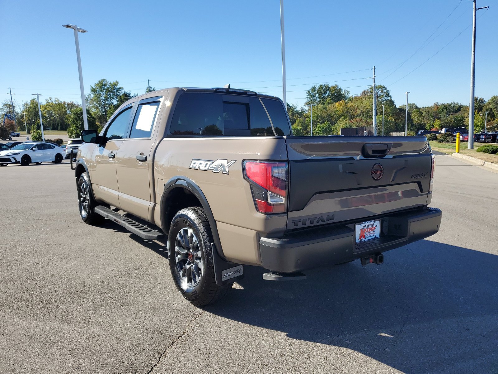 Used 2024 Nissan Titan PRO-4X w/ Pro-4x Convenience Package AWD/4WD image 3