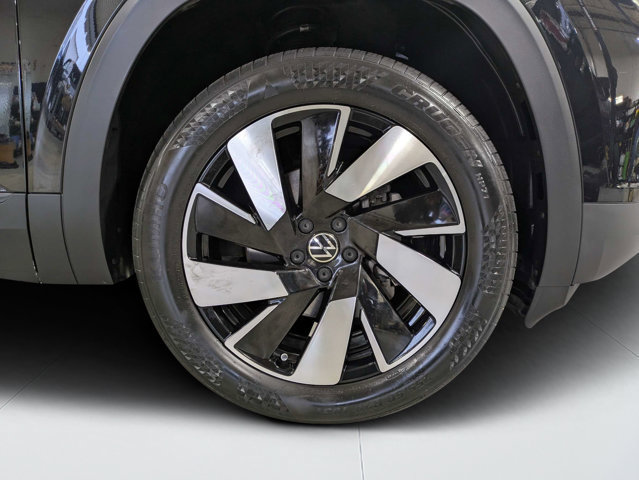 Used 2024 Volkswagen Atlas Cross Sport SE FWD image 10