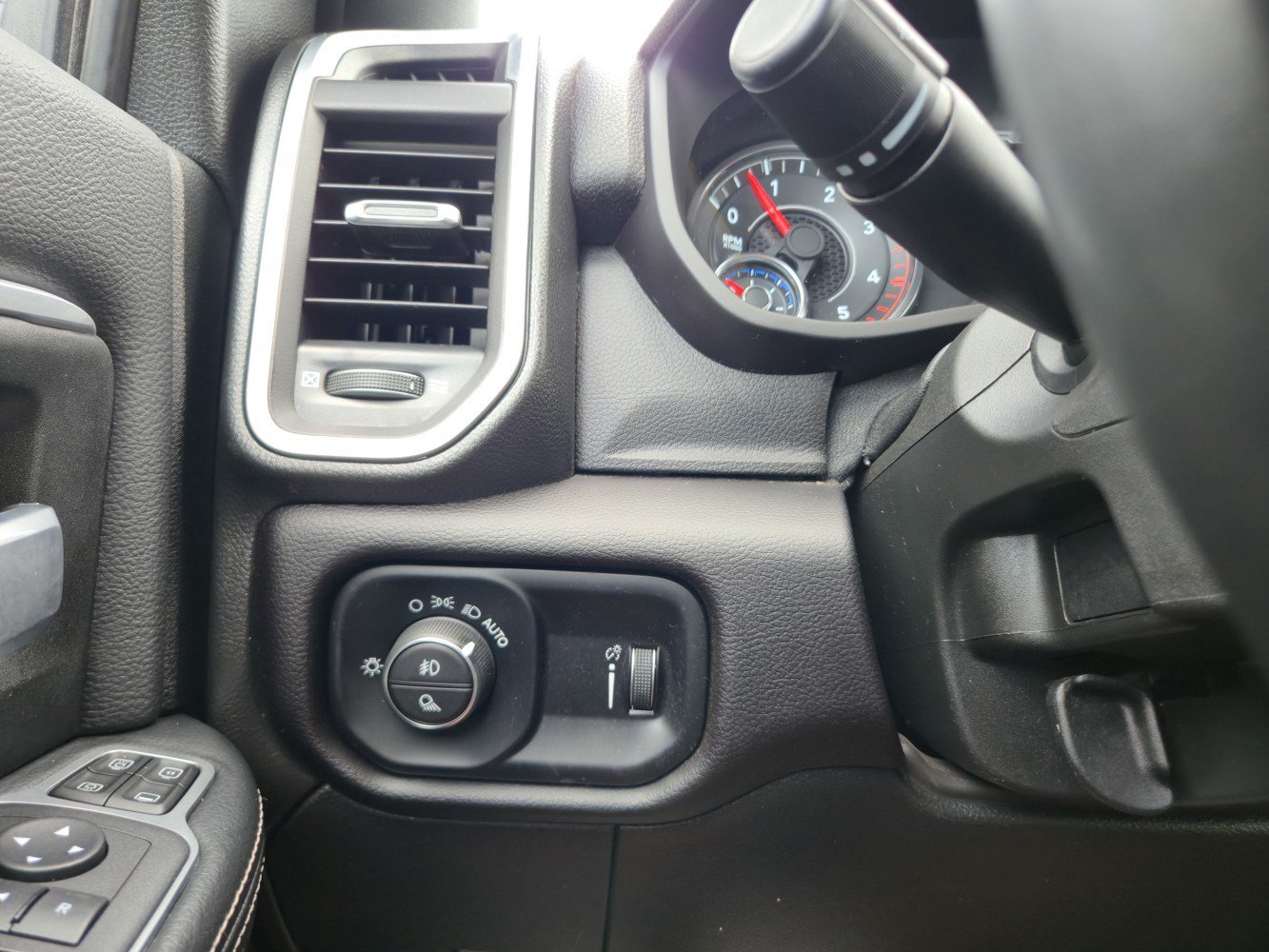 Used 2024 RAM 3500 Big Horn AWD/4WD image 21