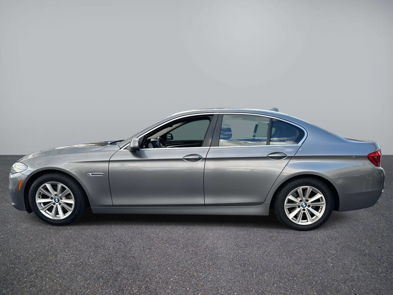 Used 2016 BMW 528i xDrive Sedan image 2