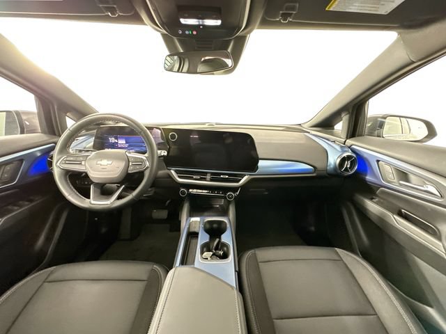 Used 2024 Chevrolet Equinox EV LT FWD image 3