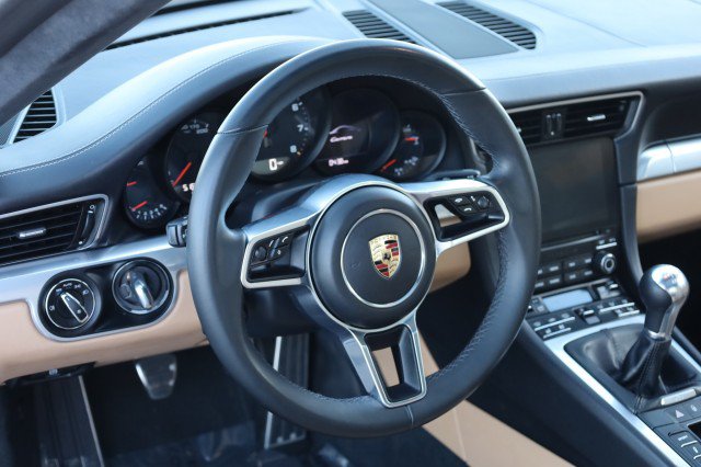 Used 2017 Porsche 911 Carrera RWD image 24