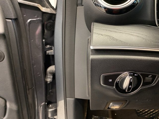 Used 2019 Mercedes-Benz E 300 4MATIC image 14