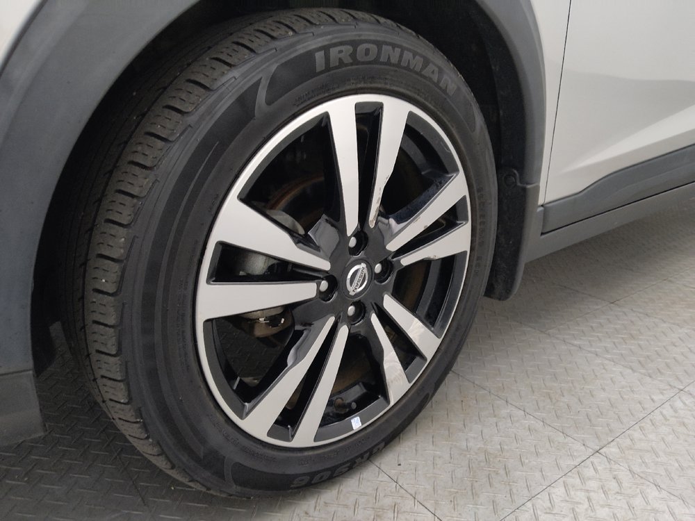 Used 2020 Nissan Kicks SV FWD image 31