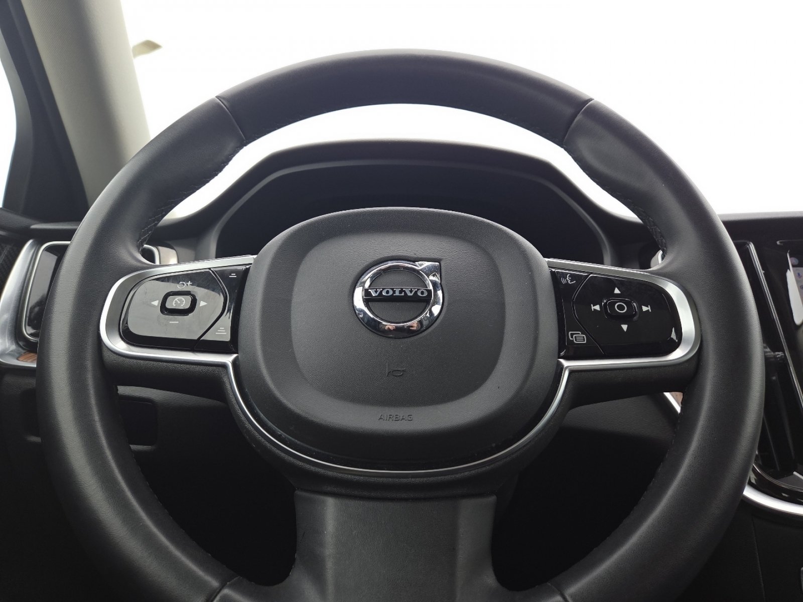 Used 2024 Volvo S60 B5 Plus FWD image 25